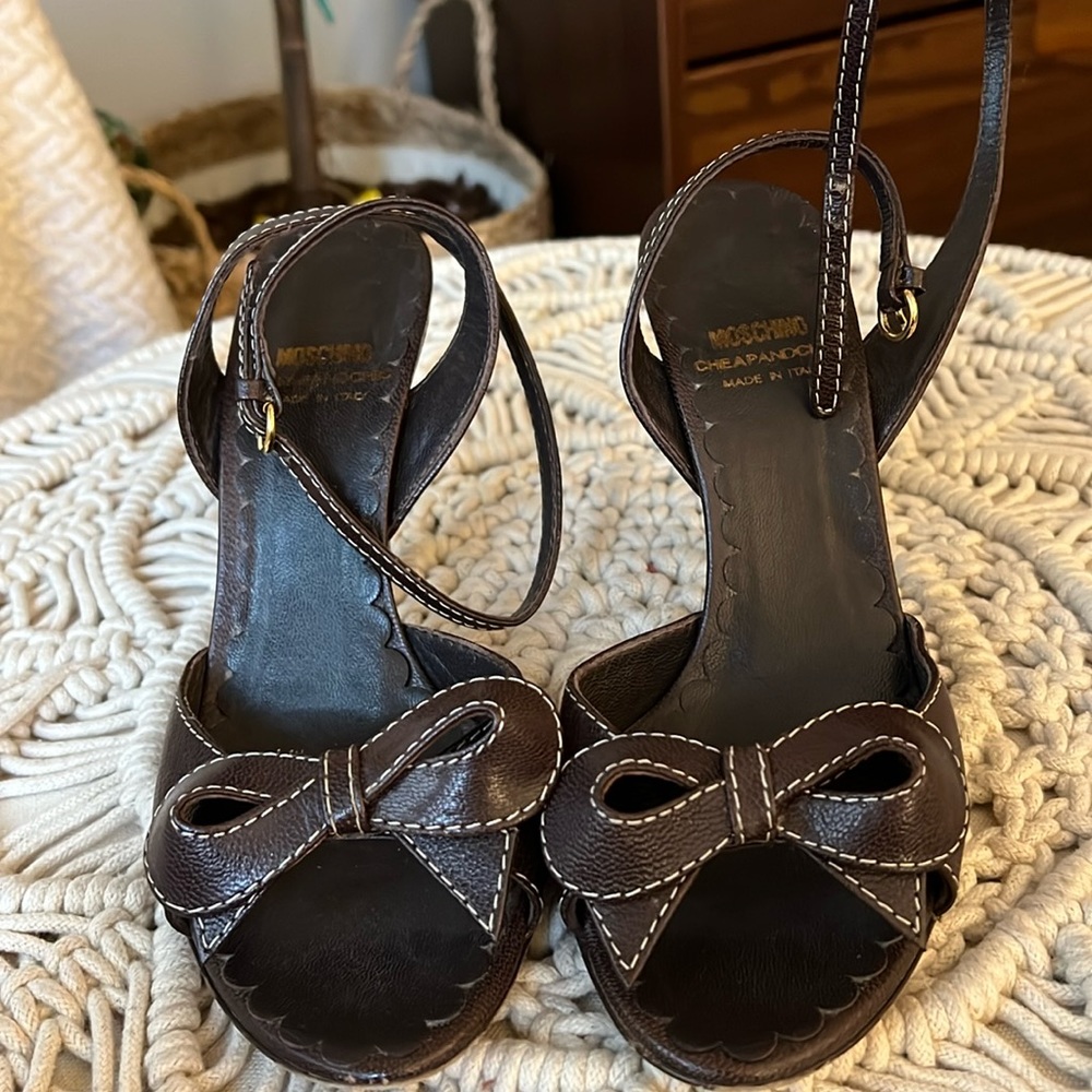 Brown Moschino heels size 35 1/2